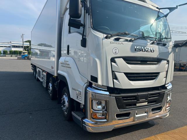 ISUZU GIGA