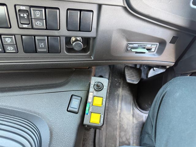 ISUZU GIGA