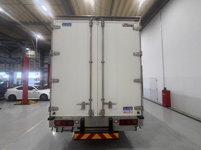 ISUZU GIGA