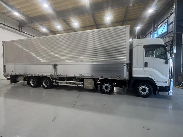 ISUZU GIGA