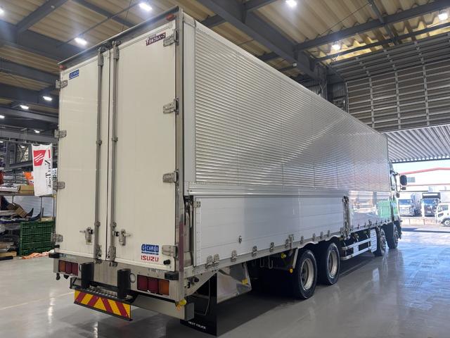 ISUZU GIGA