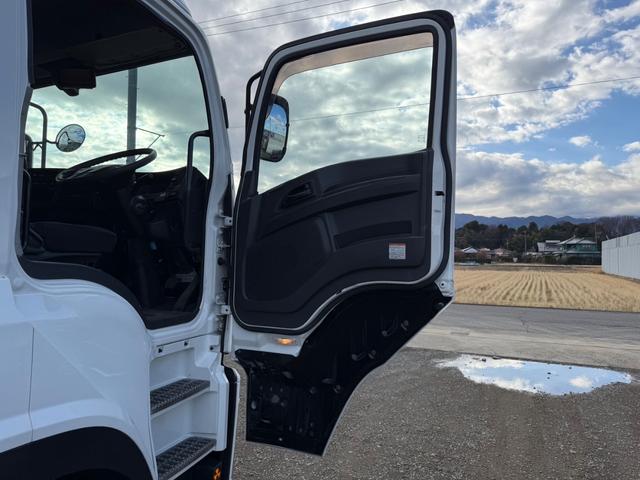 ISUZU GIGA