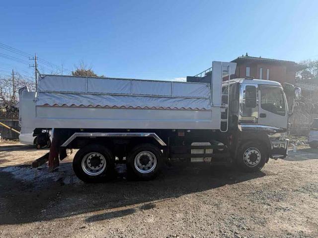 ISUZU GIGA