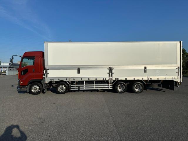 ISUZU GIGA