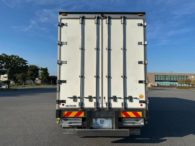 ISUZU GIGA