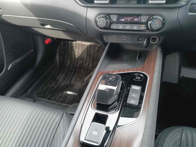 NISSAN AURA G LEATHER EDITION
