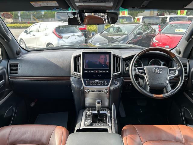 TOYOTA LAND CRUISER ZX