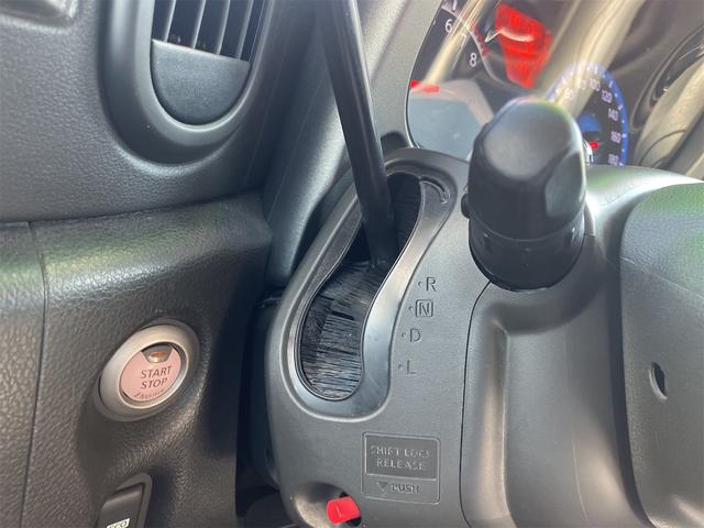 NISSAN CUBE 15X V SELECTION