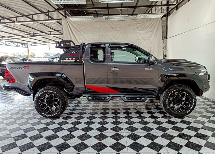 TOYOTA SMART CAB HILUX