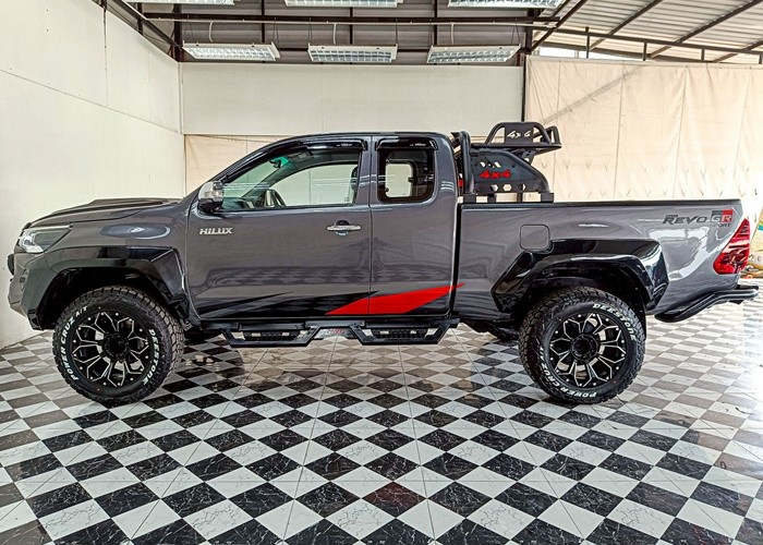 TOYOTA SMART CAB HILUX