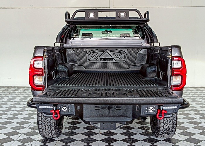 TOYOTA SMART CAB HILUX