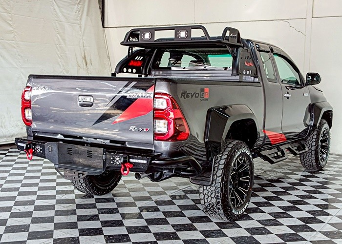 TOYOTA SMART CAB HILUX
