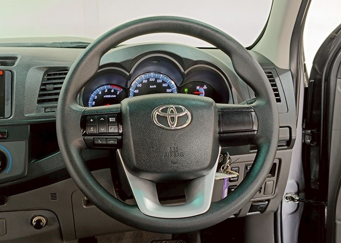 TOYOTA SMART CAB HILUX