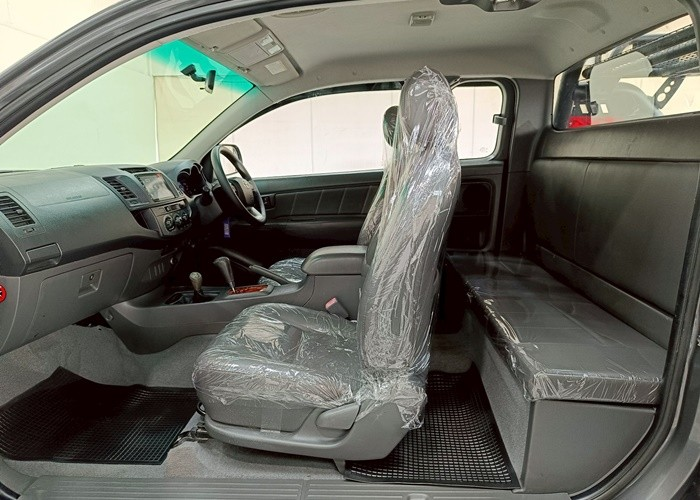 TOYOTA SMART CAB HILUX