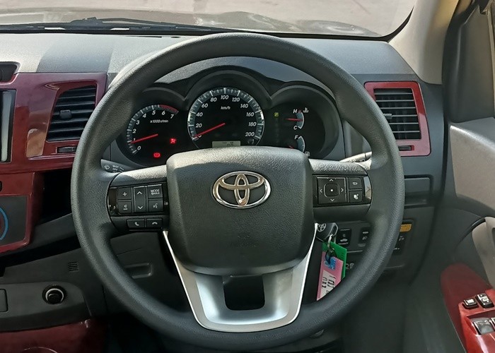 TOYOTA SMART CAB HILUX 2.7
