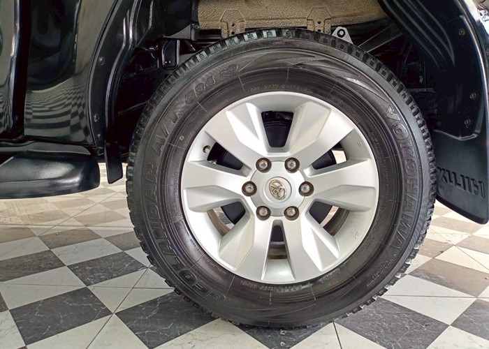 TOYOTA DOUBLE CAB HILUX 2.8