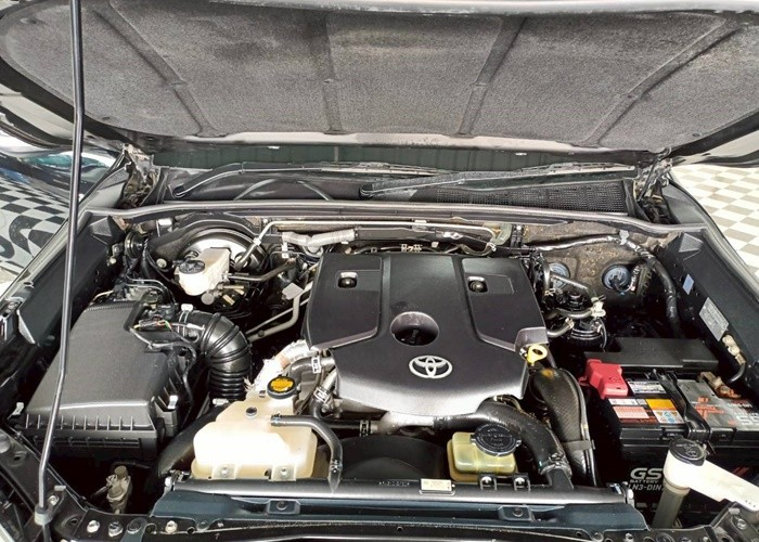 TOYOTA DOUBLE CAB HILUX 2.8