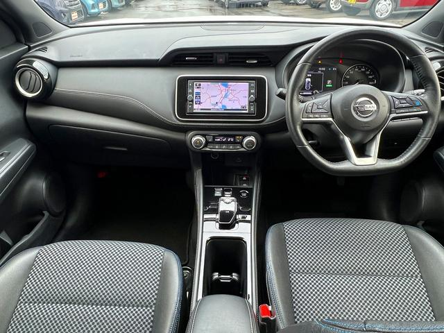 NISSAN KICKS X FOUR