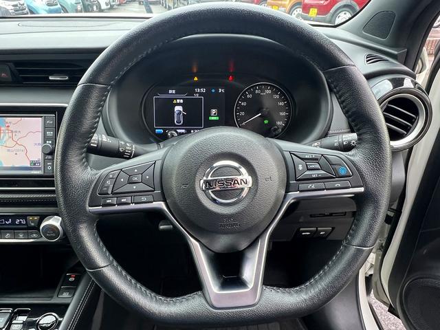 NISSAN KICKS X FOUR