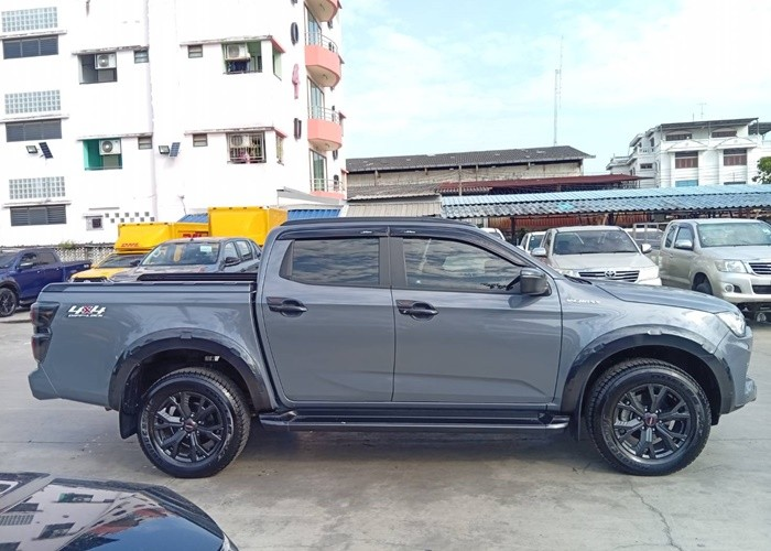 ISUZU D-MAX DOUBLE CAB 3.0 4WD AT Gray