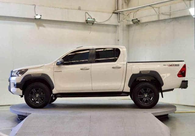TOYOTA HILUX 2.4 E REVO DOUBLE CAB