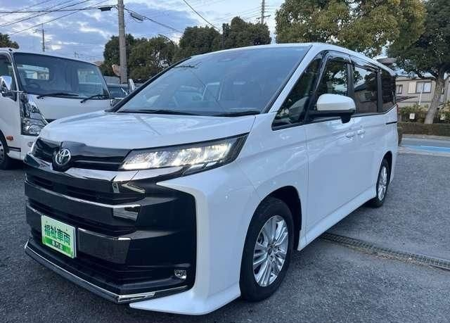 TOYOTA NOAH