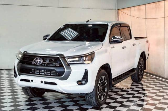 TOYOTA HILUX 2.4 E REVO DOUBLE CAB