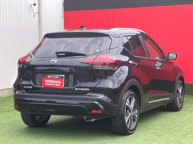 NISSAN KICKS X TWO TONE INTERIOR EDITION